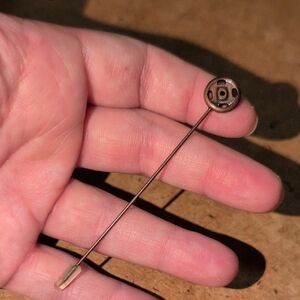 Elegant Gold Brooch Pin